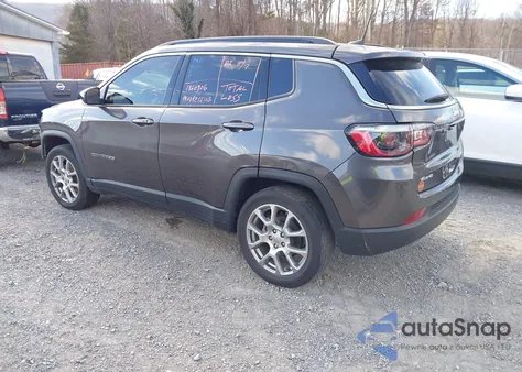 2022 Jeep Compass Latitude Lux 4X4 z USA, uszkodzony, nr VIN 3C4NJDFB5NT150019